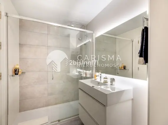 (21) Nowoczesny apartament w pięciogwiazdkowym budynku z usługą konsjerża