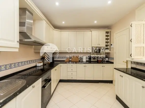 (6) Apartament w kompleksie z prywatnym dostępem do plaży Golden Beach
