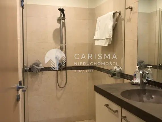 (17) Nowoczesny apartament z własnym ogrodem i pięknym widokiem na morze