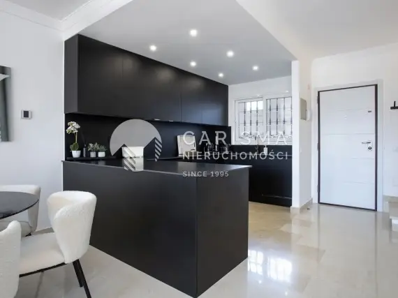 (10) Dwu poziomowy penthouse w pierwszej linii pól golfowych