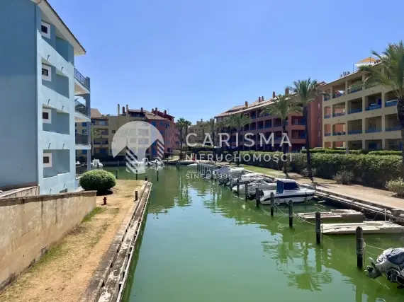 (46) Dwupoziomowy apartament z widokiem  na marinę