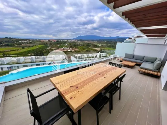 (2) Dwupoziomowy penthouse z widokiem na morze