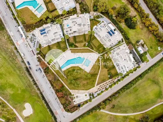 (24) Nowoczesny penthouse z panoramicznym widokiem na okolicę