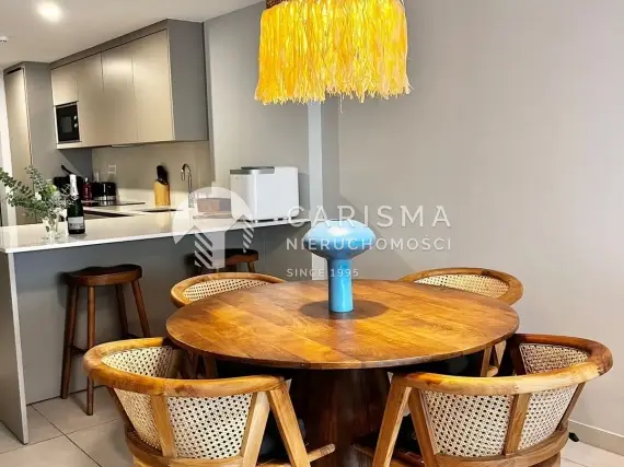 (5) Nowoczesny apartament na parterze z ogródkiem 200 metrów od plaży