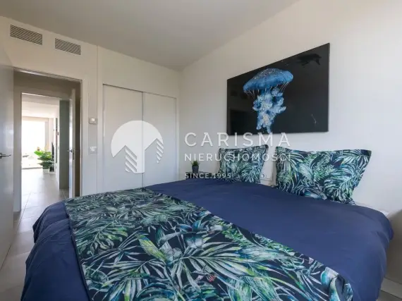 (13) Nowoczesny apartament z panoramicznym widokiem na morze