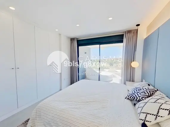 (19) Dwupoziomowy nowoczesny penthouse gotowy do zamieszkania