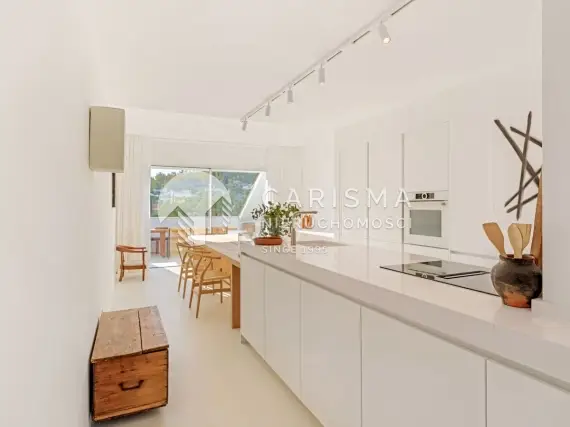 (7) Nowoczesny penthouse w pierwszej linii pola golfowego