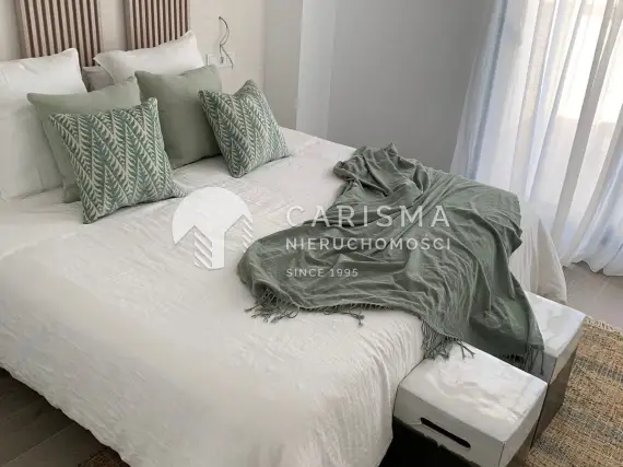 (13) Nowoczesny apartament z panoramicznym widokiem na morze
