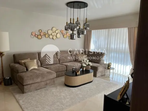(10) Odnowiony apartament z widokiem na marinę