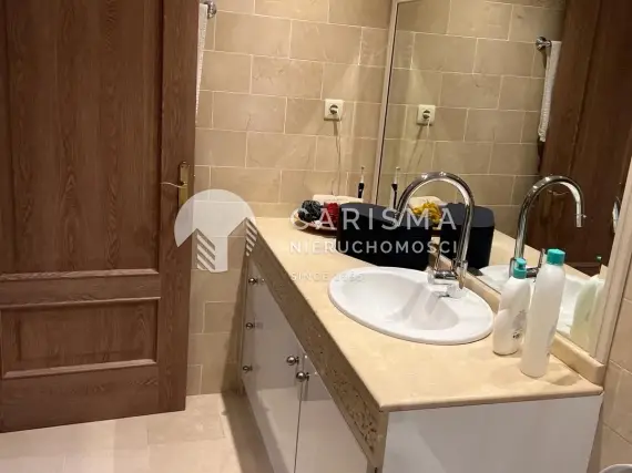 (20) Odnowiony apartament z widokiem na marinę