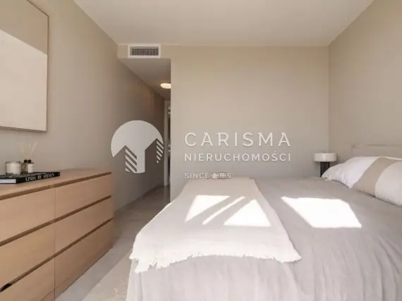 (24) Nowoczesny apartament w skandynawskim stylu z widokiem na morze