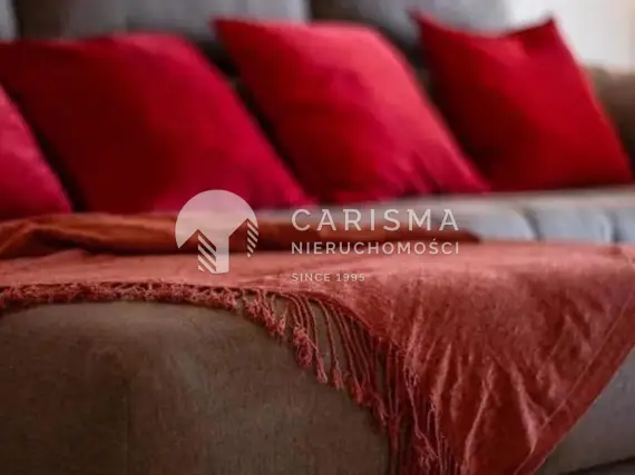 (11) Nowoczesny apartament w pierwszej linii brzegowej w sercu Puerto Banus