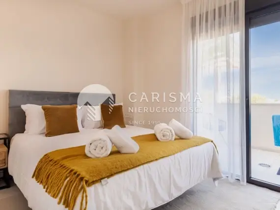 (18) Nowoczesny apartament z panoramicznym widokiem na morze
