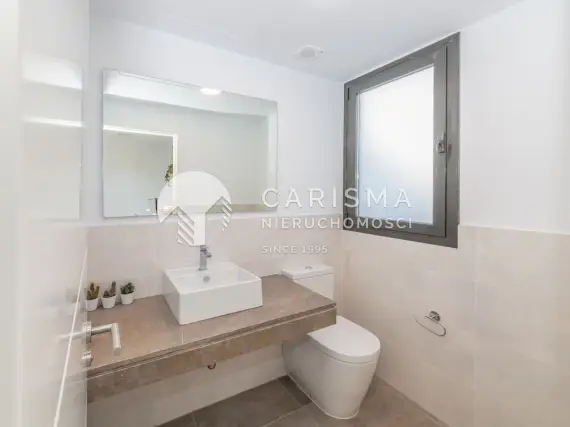 (29) Nowoczesny penthouse w pierwszej linii pola golfowego