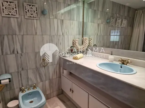 (12) Przytulny apartament z widokiem na morze w spokojnej dzielnicy