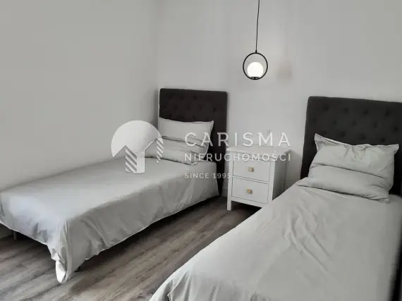 (17) Całkowicie odnowiony apartament gotowy do zamieszkania