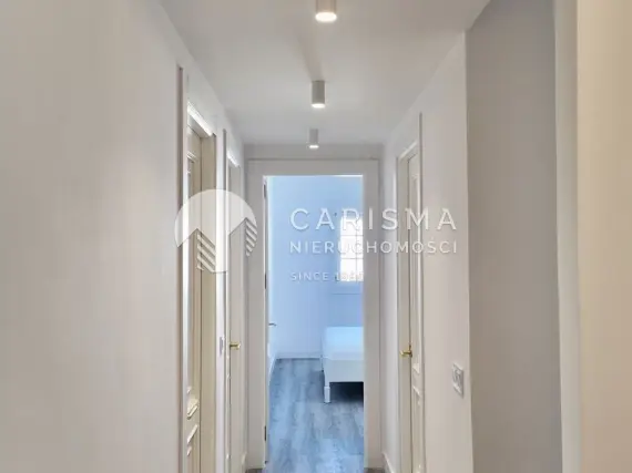 (23) Całkowicie odnowiony apartament gotowy do zamieszkania