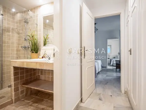 (14) Nowoczesny apartament na parterze 80 metrów od plaży