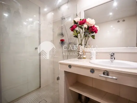 (15) Nowoczesny apartament na parterze 80 metrów od plaży