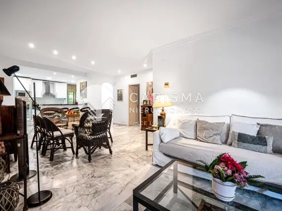 (8) Nowoczesny apartament na parterze 80 metrów od plaży