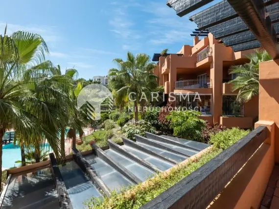 (10) Dwupoziomowy penthouse w otoczeniu pól golfowych