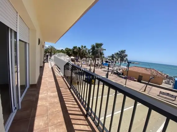 Apartament w pierwszej linii plaży z pięknym panoramicznym widokiem 2