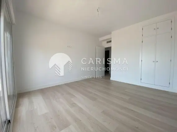 (9) Apartament w pierwszej linii plaży z pięknym panoramicznym widokiem