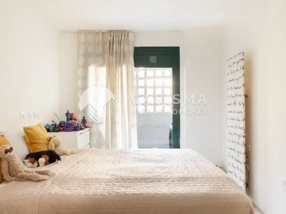 (10) Przestronny apartament w malowniczej miejscowości