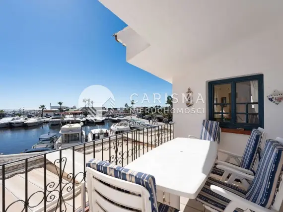 (25) Apartament w wyjątkowej lokalizacji z widokiem na port Capobino