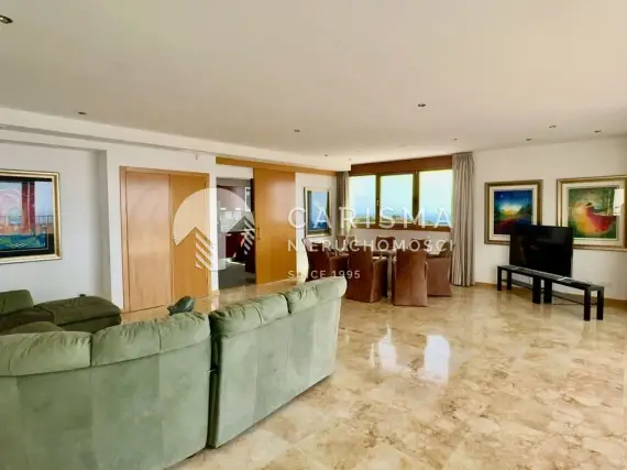 (11) Penthouse z pięknym panoramicznym widokiem na morze
