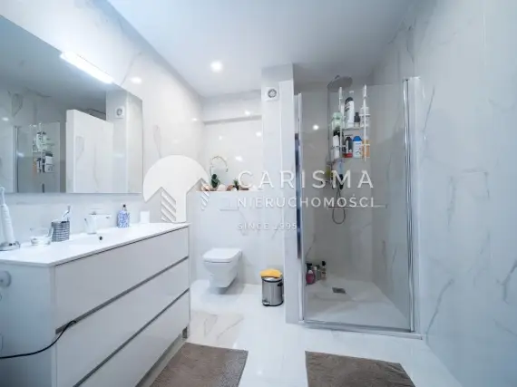 (27) Dwupoziomowy apartament 5 minut od plaży z widokiem na morze