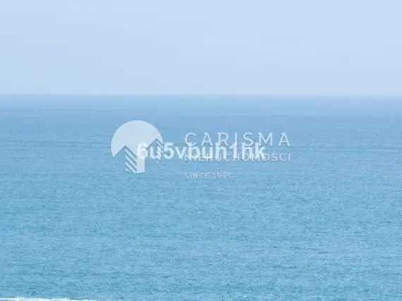 (16) Odnowiony apartament z widokiem na morze z wyjściem na promenadę Caravajal