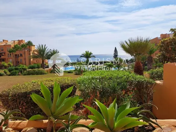 (4) Parterowy apartament w kompleksie z dostępem do plaży