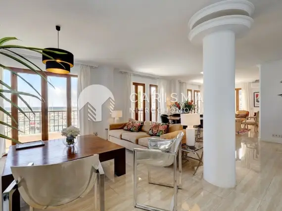 (29) Dwupoziomowy penthouse z widokiem na port jachtowy