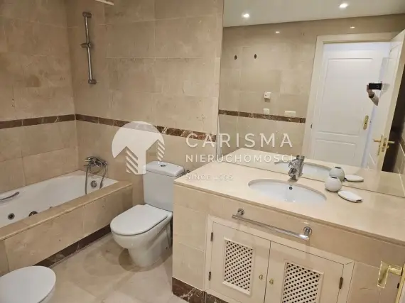 (14) Apartament w prestiżowym kompleksie blisko plaży