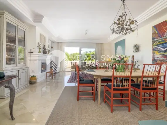 (10) Apartament w kompleksie położonym pomiędzy dwoma polami golfowymi