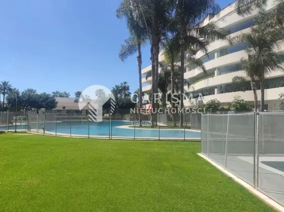 (17) Apartament na parterze w prestiżowym kompleksie  700 metrów od plaży