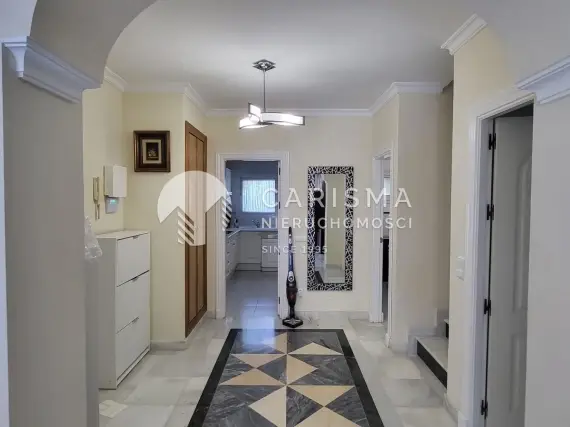 (5) Apartament w prestiżowym kompleksie z dostępem do plaży