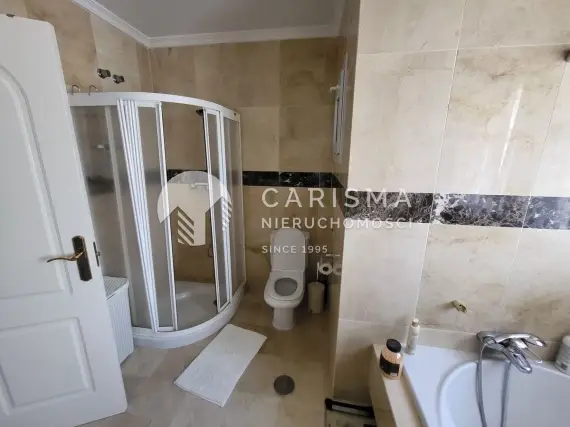 (14) Apartament w prestiżowym kompleksie z dostępem do plaży