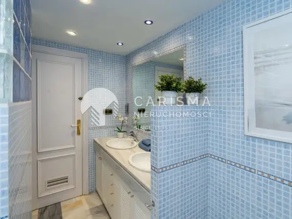 (39) Luksusowy apartament z widokiem na morze w sercu Puerto Banus