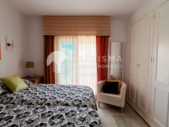 (19) Apartament w pierwszej linii plaży