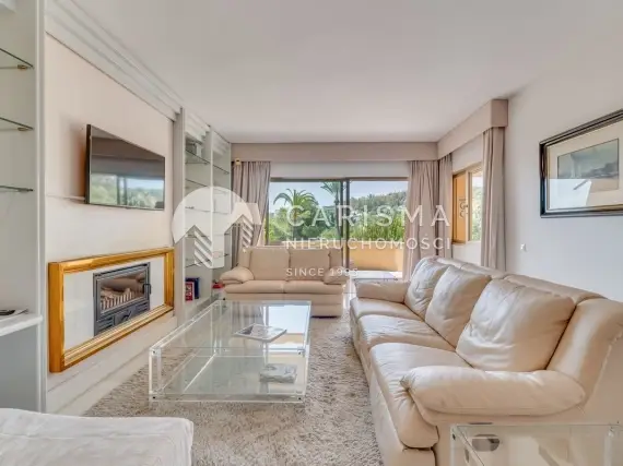 (12) Apartament w kameralnym kompleksie z widokiem na pole golfowe