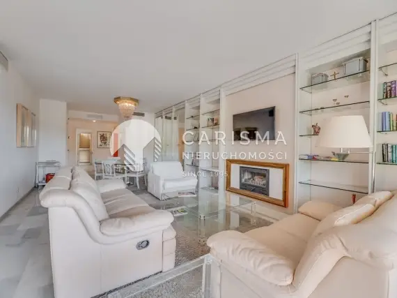 (15) Apartament w kameralnym kompleksie z widokiem na pole golfowe