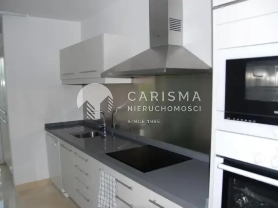 (5) Apartament w prestiżowym kompleksie 3,5 kilometra od plaży