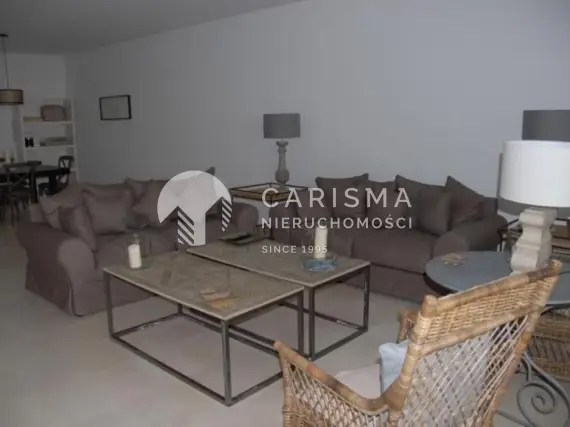 (4) Apartament w prestiżowym kompleksie 3,5 kilometra od plaży