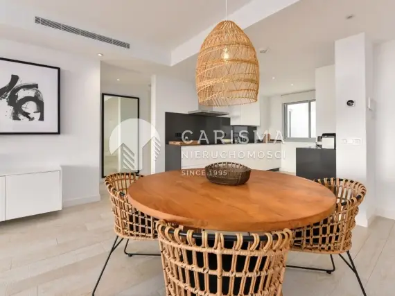 (8) Nowoczesny apartament w luksusowym kompleksie z prywatną laguną i plażą