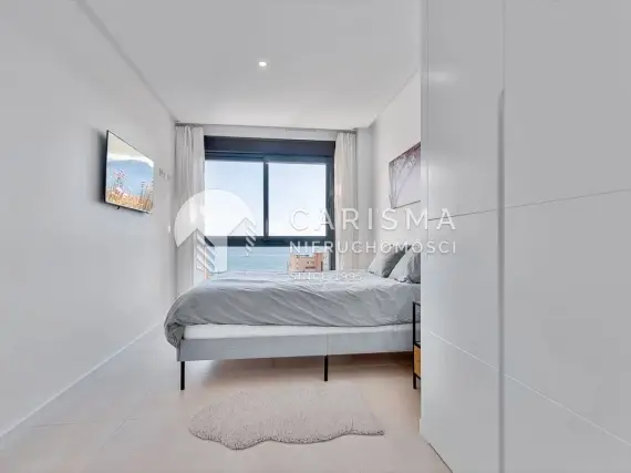 (12) Nowoczesny apartament z pięknym widokiem na morze tuż przy plaży