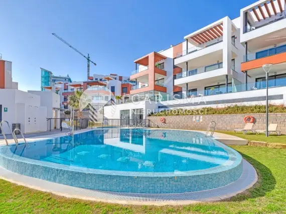 (18) Nowoczesny apartament z pięknym widokiem na morze tuż przy plaży