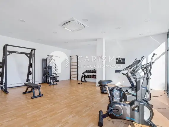 (22) Nowoczesny apartament z pięknym widokiem na morze tuż przy plaży