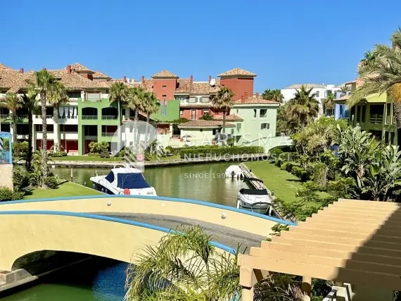 (3) Apartament z widokiem na port Sotogrande Marina